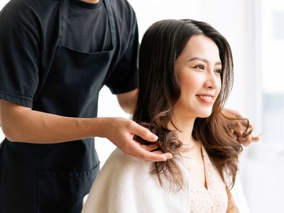 34011 Reputable Hair Salon in Busy Setting -  Profitable image