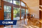Exquisite Waterfront Accommodation in the Heart of Bruny Island