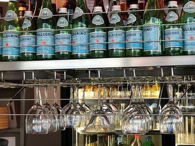 CAFE WITH LIQUOR LICENCE - PRIME LOCATION - WIWO SALE - MAKE AN OFFER image