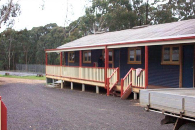 UNDER OFFER! 135 acres with multiple buildings close to Melbourne – Adekate Lodge, Creswick
